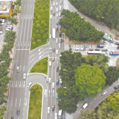 開通北往東左轉(zhuǎn)車道后交通改善。