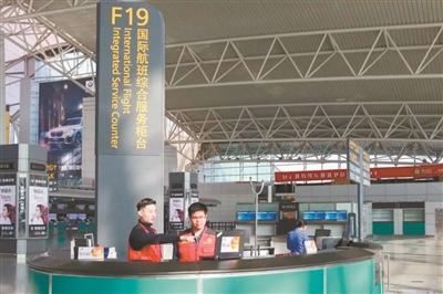白云機(jī)場(chǎng)1號(hào)航站樓是國(guó)內(nèi)首個(gè)5G覆蓋的航站樓。