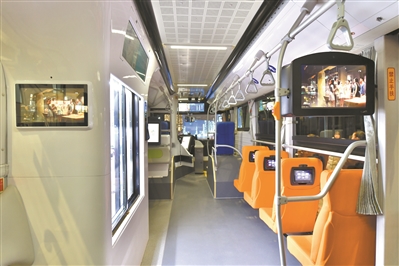智能熊貓公交車 車廂內(nèi)部環(huán)境