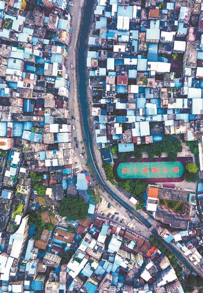 大塘村籃球場，年輕人釋放能量的熱土。