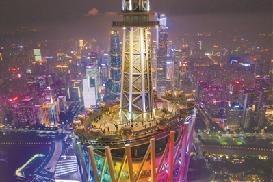廣州塔高600米，塔頂摩天輪是俯瞰城市風(fēng)景的勝地。