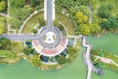 廣州大學(xué)風(fēng)景。得益于開闊的地勢(shì)，各高校都規(guī)劃了獨(dú)特的景觀組團(tuán)。