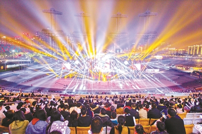 海心沙廣州超級跨年現(xiàn)場氣氛熱烈。.png