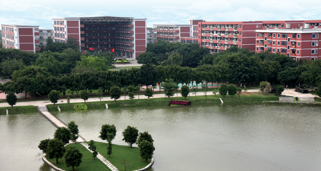 校園遠(yuǎn)眺