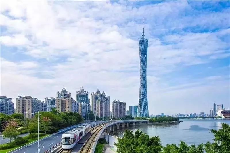 讀懂今天的中國必須讀懂中國共產(chǎn)黨