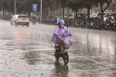 “最強(qiáng)降雨”開啟 明后雨勢最大.jpg