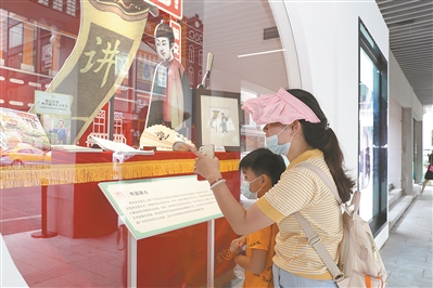 非遺街區(qū)（北京路）開街引燃熱情3.jpg