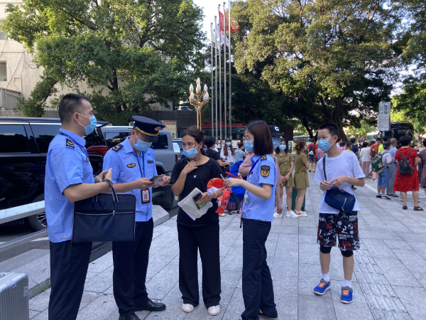 廣州市開展暑期旅游包車聯(lián)合執(zhí)法行動