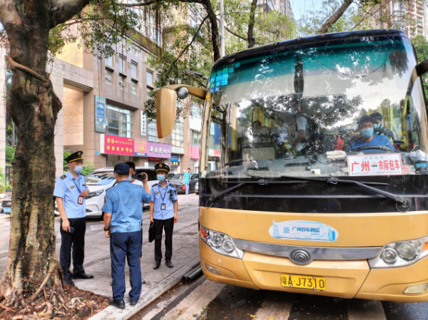 廣州市開展暑期旅游包車聯(lián)合執(zhí)法行動