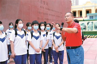 廣州地區(qū)各大高校師生、各界青年認(rèn)真學(xué)習(xí)黨的二十大報(bào)告