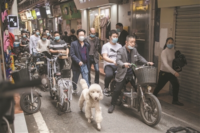 因為疫情冷靜了一段時間的康樂村，隨著外來務(wù)工人員的陸續(xù)返工，又恢復了往日的生機。
