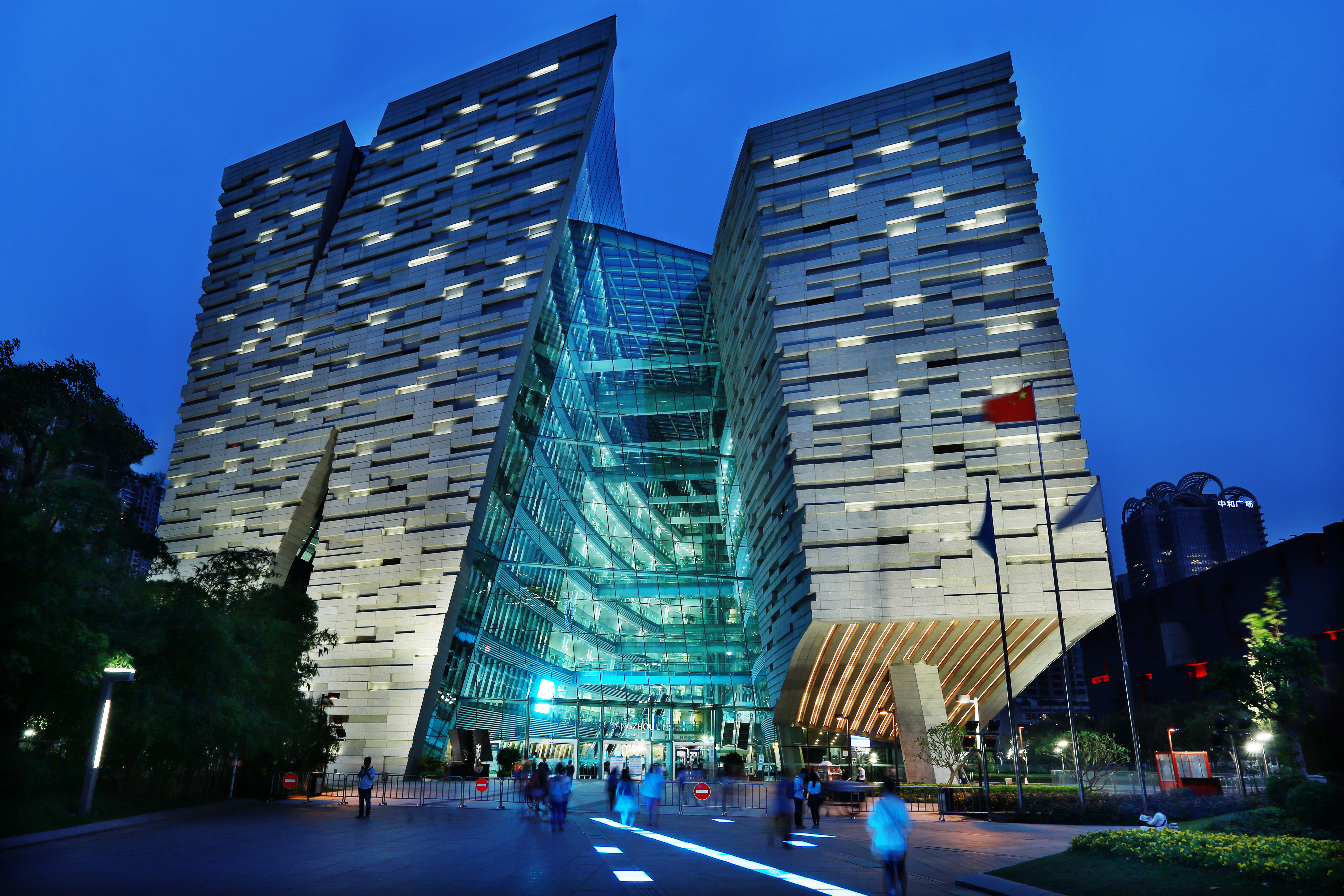1-5.廣州圖書館夜景圖.png