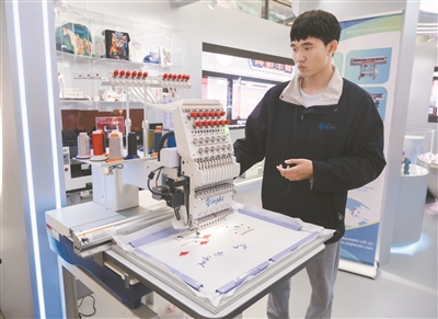 “廣貨優(yōu)品 廣貿(mào)全球”AI Robot主題展在白云國際機(jī)場開幕